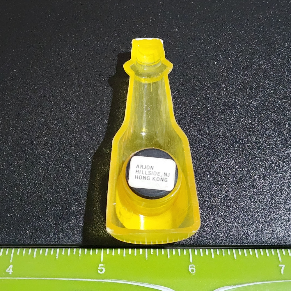 Vintage Wesson Oil Refrigerator Magnet Food Advertising Miniature Bottle Arjon - Picture 2 of 2